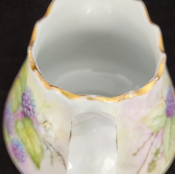 Vtg 1976 Small Scalloped Creamer Pitcher Blackberry Signed - Picture 9 of 12